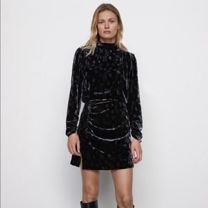 NWT Zara velvet paisley mini dress. Size M.
